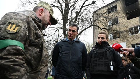 El presidente del Gobierno Pedro S�nchez y la primera ministra de Dinamarca, Mette Frederiksen, visitan la ciudad de Borodyanka antes de reunirse con el presidente de Ucrania