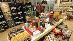Interior de la tienda que la cooperativa tiene en Pontedeume, en una fotograf�a de archivo