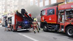 Veh�culos de bomberos desplegados en la zona de Pizarro