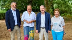 El alcalde Abel Caballero con los concejales �ngel Rivas, Carmela Silva y Elena Espinosa en una visita al monte de Cande�n