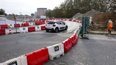 Baips rodado provisional para comunicar la calle Nova de Caranza y la Trinchera.