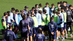 Los jugadores del Celta Fortuna, en un entrenamiento en la Cidade Deportiva Afouteza.