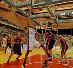 Frente al Manresa, el Obradoiro reuni� en Sar a m�s de 5.000 espectadores.