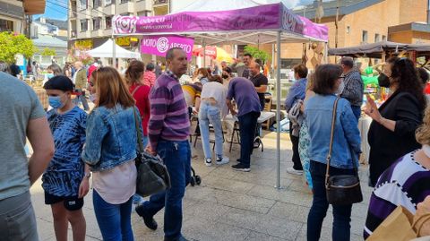 La Festa dos Maios de O Barco incluy una feria de artesana