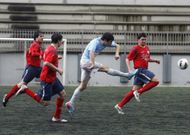 Los futbolistas de la SD Chantada quieren regalar a sus aficionados un nuevo triunfo. 