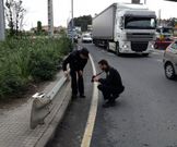 Dos agentes, en el 2014, buscando pruebas en el lugar de los hechos. 