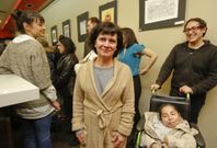 Araceli Vila en la inauguraci�n de la muestra del colectivo Crea Formas. 