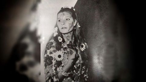 Beatriz Mndez Cloos, prima del pregonero de este ao, ataviada de hippy en el programa de fiestas de 1969