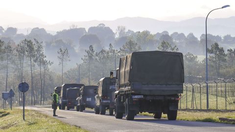 Camiones de la Brilat salen de Pontevedra para sumarse a los trabajos en la Comunidad Valenciana