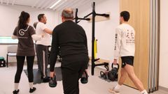 Sesi�n de ejercicio f�sico oncol�gico, uno de los servicios gratuitos de la AECC en Pontevedra