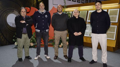 Premios del Deporte La Voz de Galicia. De izquierda a derecha, Santiago Rey (presidente del Baxi Ferrol), Lino L�pez (entrenador del Baxi Ferrol), Pedro L�pez-Sors (expresidente del CRAT), Humberto Ram�rez (director deportivo del CRAT) y Kevin Cabado (director deportivo del D�por Abanca).