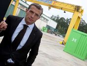 Isidro Silveira Rey dirige las empresas que levant� su padre y lleva las cuentas del Racing.