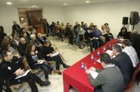 El sal�n de la biblioteca, anteanoche, antes de llenarse de p�blico. 