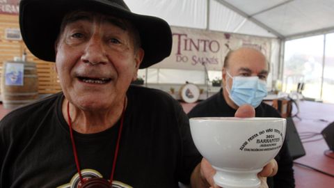 T�midamente las fiestas se celebran, el tinto de Barrantes di� el primer paso