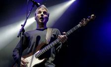 David Summers, l�der de Hombres G, explotando su vena c�mica.