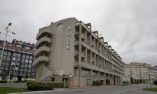 El Concello sostiene que la compra del hotel para uso docente est� a punto de cerrarse. 