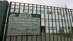 Entrada principal del IES Xos� Trapero Pardo