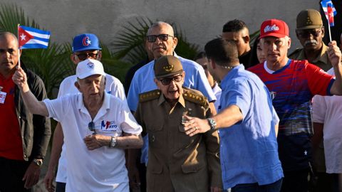 Ra�l Castro reapareci� en los actos del 1 de Mayo centrado en reivindicar la defensa nacional frente a EE.UU.