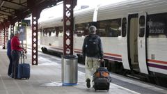 Pasajeros en la estacin de tren de Ferrol en una imagen de archivo