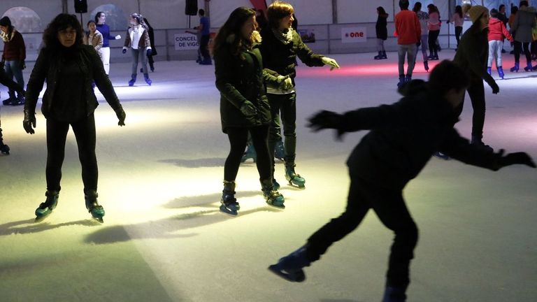 Pista de patinaje sobre hielo en Samil. 