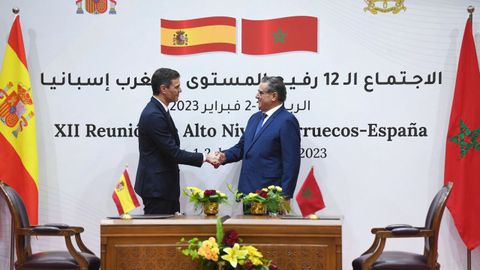 El presidente Pedro Snchez y el primer ministro marroqu, Aziz Akhannouch, el pasado febrero en Rabat