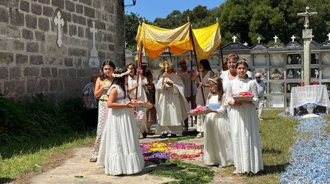 Procesión del Santísimo en Louro
