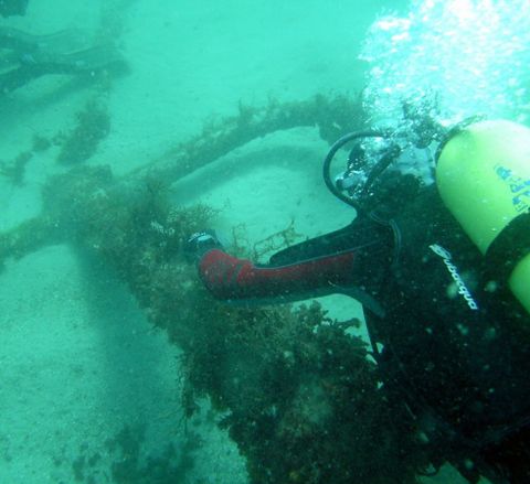 Restos de galen hundido en Ribadeo, descubierto en 2011