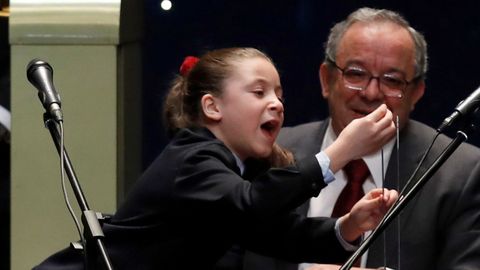 Aya, la ni�a de los �miiiiiiil euros�