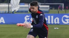 Sergio Escudero, durante un entrenamiento en Abegondo