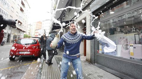Fernando Toubes, due&ntilde;o de la Librer&iacute;a Galicia de Lugo, vendi&oacute; dos d&eacute;cimos de un tercer premio