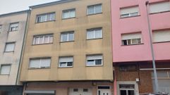 En el tercer piso del edificio central, en la calle Compostela de Ordes, apareci� el cad�ver el pasado viernes
