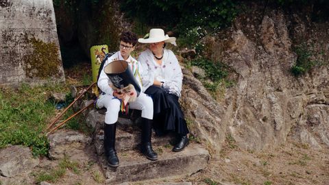 Vibomask reactivó el entroido.Cuarenta y siete grupos de España y Portugal participaron en el desfile de la mascarada ibérica en Viana do Bolo y Vilariño de Conso