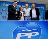 Tom�s Abeig�n, Mar�a Jos� Rois, Jacobo Moreira y Rafael Dom�nguez, ayer, en la sede del PP. 