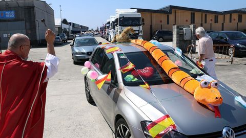 Misa de San Cristobal en la capilla de San Bartolom de Rianxo   bendicion de vehiculos y  procesin