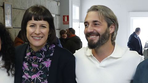 Rubn Colmenero (derecha), al lado de Ana Pontn en un acto en Vilar de Santos.