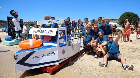Festa da Dorna: Rejata de Embarcasi�ns feitas a machada e pan de millo na playa de Coroso