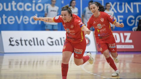 Chuli celebrando un gol anotado con el Poio Pescamar esta temporada