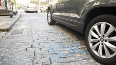 Marcas en el suelo hundido de la plaza del Callao para elaborar el proyecto para su reparaci�n