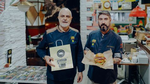 &Aacute;ngel y Juan est&aacute;n al frente de la hamburgueser&iacute;a La Estaci&oacute;n de Loman