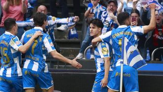 No� Carrillo, en el centro de la imagen, celebra su gol al Legan�s junto a Zakaria, Mulattieri y Loureiro.