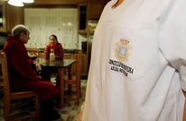En Espa�a se prefiere que la persona enferma siga en casa, aunque mejor con ayuda.