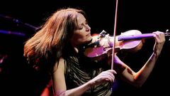La cantante y violinista Sharon Corr, integrante de la conocida banda irlandesa The Corrs, fue la encargada de clausurar la ltima edicin del festival Sons2012.