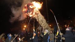 Los fach�s vuelven a iluminar Castro Caldelas