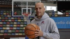 Carles Marco, t�cnico del Leyma Coru�a, posa para La Voz antes del primer partido de la eliminatoria contra el Menorca