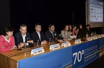 Tras la ponencia principal, sobre los miomas, hubo una mesa redonda. 