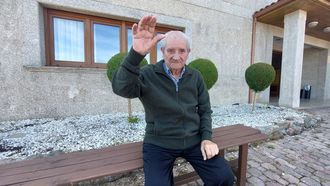 Adolfo Golpe vive desde hace unos meses en el geri�trico de Ois, en Coir�s.