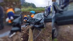 Imagen del vehculo accidentado en la carretera de Sober a Doade