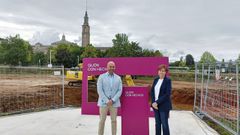 La alcaldesa de Gij�n, Carmen Moriy�n, junto al edil de Urbanismo, Jes�s Mart�nez Salvador, frente a las obras de la futura Universidad Europea en terrenos de ampliaci�n del Parque Cient�fico y Tecnol�gico �La Pecuaria�