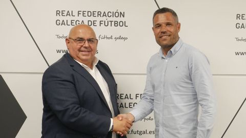 Pablo Prieto, presidente de la RFGF, con el nuevo presidente del CTGA, Roberto V�zquez Alvite.