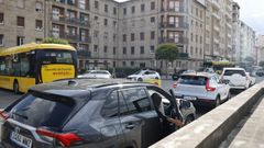 Los cortes de tr�fico en la zona de la estaci�n, en el barrio ourensano de A Ponte, provoc� grandes atascos durante toda la jornada